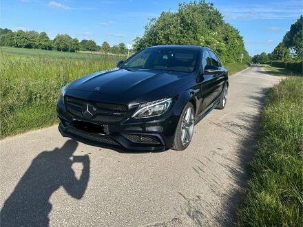 Мерседес Ц 63 АМГ 2018 в Европе на Automoto.ua Черный Мерседес Ц 63 АМГ, объемом двигателя 3.98 л и пробегом 87 тыс. км за 50231 $, фото 1 на Automoto.ua