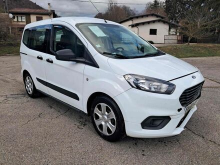 Форд Tourneo Courier 2019 в Европе на Automoto.ua Белый Форд Tourneo Courier, объемом двигателя 1 л и пробегом 110 тыс. км за 3148 $, фото 1 на Automoto.ua