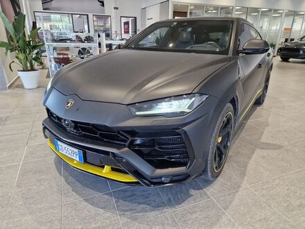 Ламборджини Урус 2021 в Европе на Automoto.ua Черный Ламборджини Урус, объемом двигателя 4 л и пробегом 88 тыс. км за 217183 $, фото 1 на Automoto.ua
