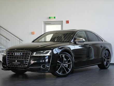 Ауді S8 2015 у Європі на Automoto.ua Чорний Ауді S8, об'ємом двигуна 3.99 л та пробігом 169 тис. км за 34828 $, фото 1 на Automoto.ua
