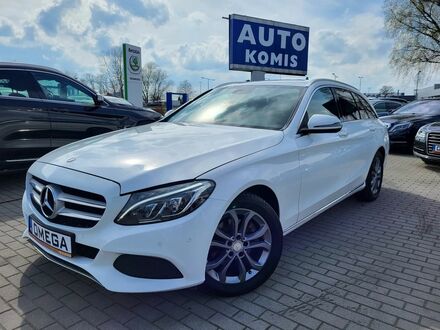 Мерседес Ц-Класс 2016 в Европе на Automoto.ua Белый Мерседес Ц-Класс, объемом двигателя 2.14 л и пробегом 208000 тыс. км за 69900 $, фото 1 на Automoto.ua