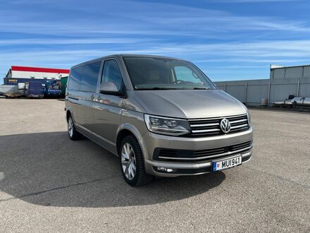 Серый Фольксваген Transporter T6, объемом двигателя 2 л и пробегом 76 тыс. км за 31012 $, фото 1 на Automoto.ua