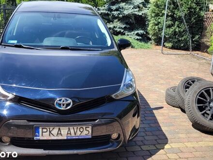 Тойота Prius Plus, об'ємом двигуна 1.8 л та пробігом 158 тис. км за 16177 $, фото 1 на Automoto.ua