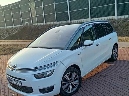 Ситроен С4 Пикассо 2015 в Европе на Automoto.ua Белый Ситроен С4 Пикассо, объемом двигателя 1 л и пробегом 242 тыс. км за 33900 $, фото 1 на Automoto.ua