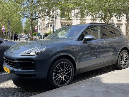 Порше Каен 2019 в Европе на Automoto.ua Порше Каен, объемом двигателя 3 л и пробегом 70 тыс. км за 60736 $, фото 1 на Automoto.ua