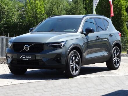 Вольво XC40 2025 в Европе на Automoto.ua Зеленый Вольво XC40, объемом двигателя 1.97 л и пробегом 10 тыс. км за 53660 $, фото 1 на Automoto.ua