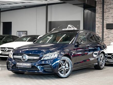 Мерседес C43 AMG 2020 в Европе на Automoto.ua Синий Мерседес C43 AMG, объемом двигателя 3 л и пробегом 57 тыс. км за 50319 $, фото 1 на Automoto.ua