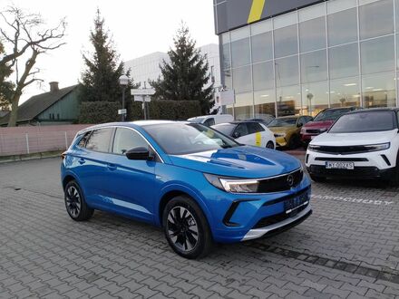 Опель Grandland 2023 в Европе на Automoto.ua Синий Опель Grandland, объемом двигателя 1.2 л и пробегом 11700 тыс. км за 91999 $, фото 1 на Automoto.ua