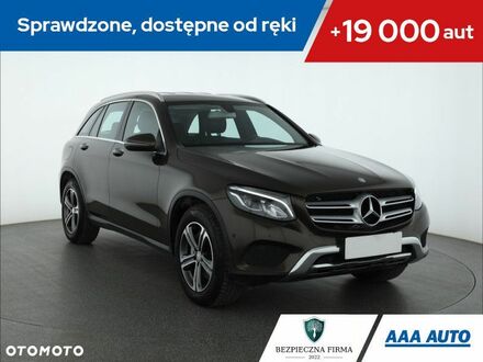 Мерседес ЦЛЦ-класс 2016 в Европе на Automoto.ua Коричневый Мерседес ЦЛЦ-класс, объемом двигателя 2.14 л и пробегом 172 тыс. км за 21066 $, фото 1 на Automoto.ua