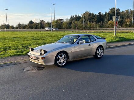 Порше 944 1983 в Европе на Automoto.ua Золотой Порше 944, объемом двигателя 2.5 л и пробегом 164 тыс. км за 9748 $, фото 1 на Automoto.ua