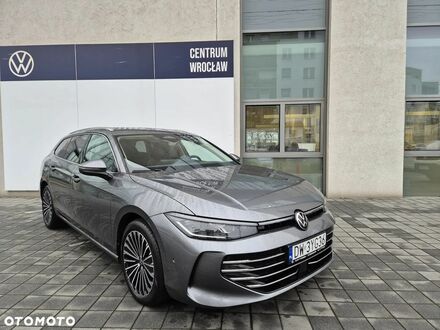 Фольксваген Пассат 2024 в Европе на Automoto.ua Серый Фольксваген Пассат, объемом двигателя 1 л и пробегом 28 тыс. км за 181900 $, фото 1 на Automoto.ua
