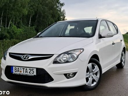 Хендай i30, объемом двигателя 1.4 л и пробегом 105 тыс. км за 5508 $, фото 1 на Automoto.ua