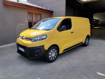 Ситроен Jumpy 2019 в Европе на Automoto.ua Оранжевый Ситроен Jumpy, объемом двигателя 1.5 л и пробегом 33 тыс. км за 17477 $, фото 1 на Automoto.ua
