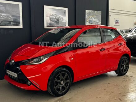 Тойота Айго 2014 в Европе на Automoto.ua Оранжевый Тойота Айго, объемом двигателя 1 л и пробегом 119 тыс. км за 8389 $, фото 1 на Automoto.ua