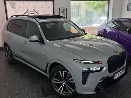 БМВ X7 2023 у Європі на Automoto.ua Сірий БМВ X7, об'ємом двигуна 2.99 л та пробігом 22 тис. км за 102517 $, фото 1 на Automoto.ua