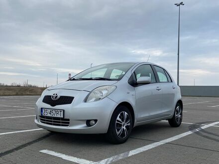 Тойота Яріс 2007 у Європі на Automoto.ua Сірий Тойота Яріс, об'ємом двигуна 1 л та пробігом 312 тис. км за 6799 $, фото 1 на Automoto.ua