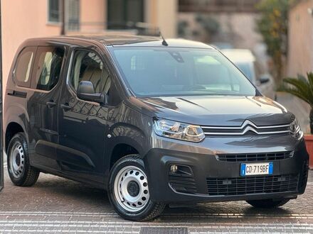 Сітроен Берлінго 2020 у Європі на Automoto.ua Сірий Сітроен Берлінго, об'ємом двигуна 1.5 л та пробігом 213 тис. км за 10242 $, фото 1 на Automoto.ua