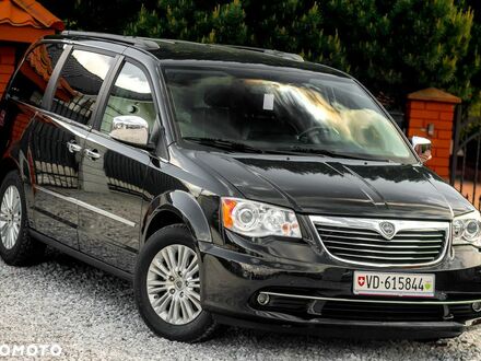 Лянча Voyager 2012 в Европе на Automoto.ua Черный Лянча Voyager, объемом двигателя 2.78 л и пробегом 184 тыс. км за 10388 $, фото 1 на Automoto.ua