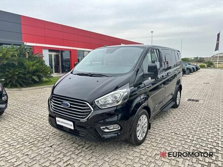 Форд Турнео Кастом 2022 в Европе на Automoto.ua Черный Форд Турнео Кастом, объемом двигателя 2 л и пробегом 58 тыс. км за 44523 $, фото 1 на Automoto.ua