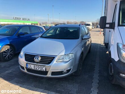 Фольксваген Пассат 2010 в Европе на Automoto.ua Серый Фольксваген Пассат, объемом двигателя 1 л и пробегом 397 тыс. км за 3850 $, фото 1 на Automoto.ua
