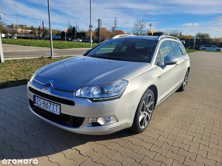 Ситроен С5 2016 в Европе на Automoto.ua Серый Ситроен С5, объемом двигателя 1 л и пробегом 177 тыс. км за 42990 $, фото 1 на Automoto.ua