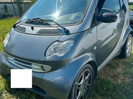 Смарт Fortwo 2004 у Європі на Automoto.ua Сірий Смарт Fortwo, об'ємом двигуна 0.7 л та пробігом 120 тис. км за 3147 $, фото 1 на Automoto.ua