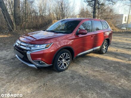 Міцубісі Аутлендер 2018 у Європі на Automoto.ua Червоний Міцубісі Аутлендер, об'ємом двигуна 2.36 л та пробігом 99 тис. км за 69700 $, фото 1 на Automoto.ua