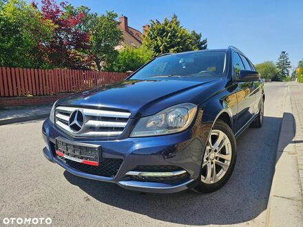 Мерседес Ц-Класс 2013 в Европе на Automoto.ua Мерседес Ц-Класс, объемом двигателя 2.14 л и пробегом 310 тыс. км за 30400 $, фото 1 на Automoto.ua
