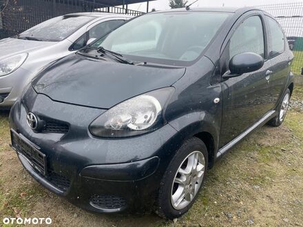 Тойота Айго 2009 в Европе на Automoto.ua Серый Тойота Айго, объемом двигателя 1 л и пробегом 125 тыс. км за 11555 $, фото 1 на Automoto.ua
