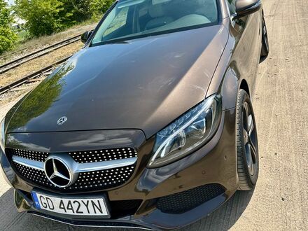 Мерседес Ц-Класс 2017 в Европе на Automoto.ua Коричневый Мерседес Ц-Класс, объемом двигателя 1 л и пробегом 248 тыс. км за 56900 $, фото 1 на Automoto.ua