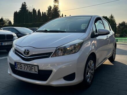 Тойота Ярис 2012 в Европе на Automoto.ua Белый Тойота Ярис, объемом двигателя 1 л и пробегом 324 тыс. км за 4093 $, фото 1 на Automoto.ua