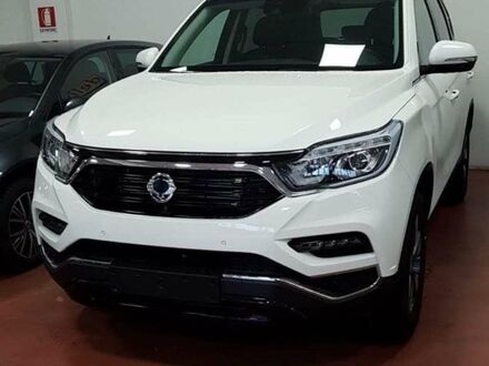 Білий Cанг Йонг Rexton, об'ємом двигуна 2.16 л та пробігом 118 тис. км за 18817 $, фото 1 на Automoto.ua