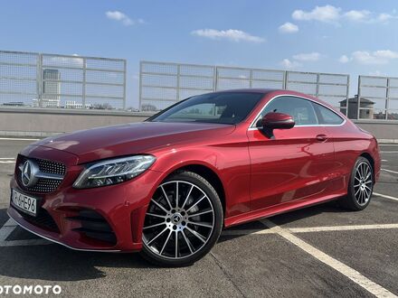Мерседес Ц-Класс 2018 в Европе на Automoto.ua Красный Мерседес Ц-Класс, объемом двигателя 1 л и пробегом 56 тыс. км за 119500 $, фото 1 на Automoto.ua