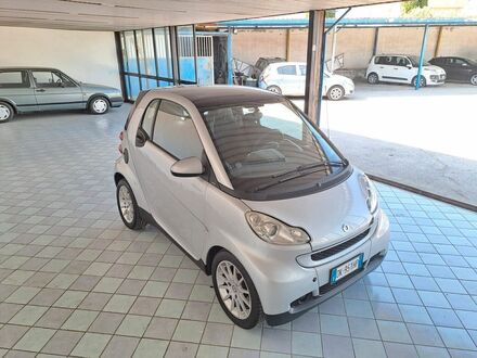Смарт Fortwo 2008 у Європі на Automoto.ua Сірий Смарт Fortwo, об'ємом двигуна 1 л та пробігом 190 тис. км за 4254 $, фото 1 на Automoto.ua