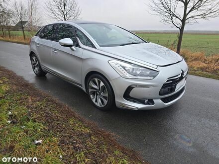 Ситроен ДС5 2013 в Европе на Automoto.ua Серый Ситроен ДС5, объемом двигателя 1 л и пробегом 114 тыс. км за 19900 $, фото 1 на Automoto.ua