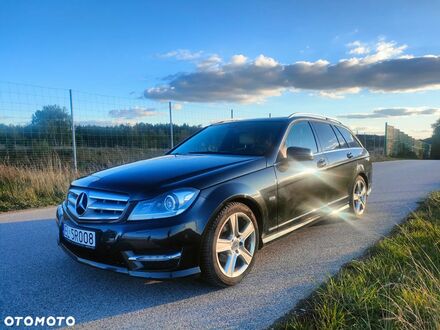 Мерседес Ц-Класс 2011 в Европе на Automoto.ua Черный Мерседес Ц-Класс, объемом двигателя 1 л и пробегом 182 тыс. км за 10896 $, фото 1 на Automoto.ua