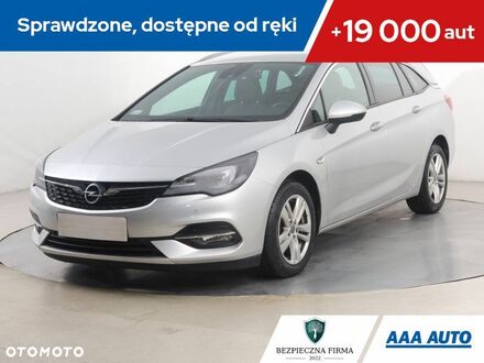 Опель Астра 2020 в Европе на Automoto.ua Серый Опель Астра, объемом двигателя 1 л и пробегом 60 тыс. км за 11865 $, фото 1 на Automoto.ua