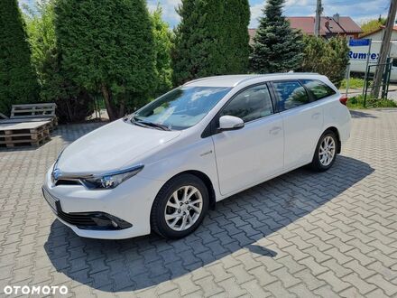 Тойота Аурис 2018 в Европе на Automoto.ua Белый Тойота Аурис, объемом двигателя 1 л и пробегом 81 тыс. км за 16829 $, фото 1 на Automoto.ua