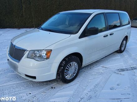 Крайслер Таун Кантри 2008 в Европе на Automoto.ua Белый Крайслер Таун Кантри, объемом двигателя 3.3 л и пробегом 284 тыс. км за 26800 $, фото 1 на Automoto.ua