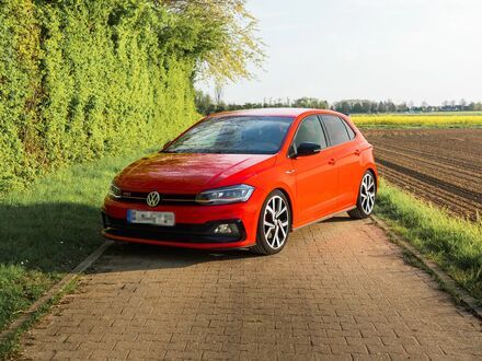 Фольксваген Polo GTI 2019 в Европе на Automoto.ua Красный Фольксваген Polo GTI, объемом двигателя 1.98 л и пробегом 79 тыс. км за 21112 $, фото 1 на Automoto.ua