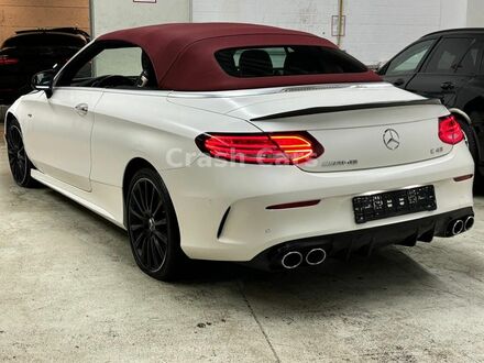 Мерседес C43 AMG 2019 в Европе на Automoto.ua Белый Мерседес C43 AMG, объемом двигателя 3 л и пробегом 64 тыс. км за 30367 $, фото 1 на Automoto.ua