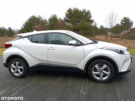 Тойота C-HR 2018 в Европе на Automoto.ua Белый Тойота C-HR, объемом двигателя 1 л и пробегом 112 тыс. км за 67900 $, фото 1 на Automoto.ua
