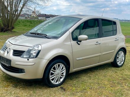 Рено Модус 2007 в Европе на Automoto.ua Золотой Рено Модус, объемом двигателя 1.6 л и пробегом 116 тыс. км за 3809 $, фото 1 на Automoto.ua