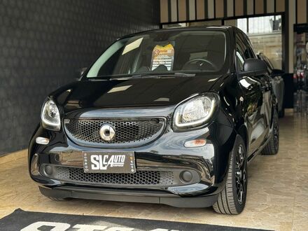 Смарт Forfour 2017 у Європі на Automoto.ua Чорний Смарт Forfour, об'ємом двигуна 1 л та пробігом 58 тис. км за 14525 $, фото 1 на Automoto.ua