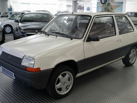Рено 5 1986 в Европе на Automoto.ua Белый Рено 5, объемом двигателя 1.1 л и пробегом 12 тыс. км за 12479 $, фото 1 на Automoto.ua