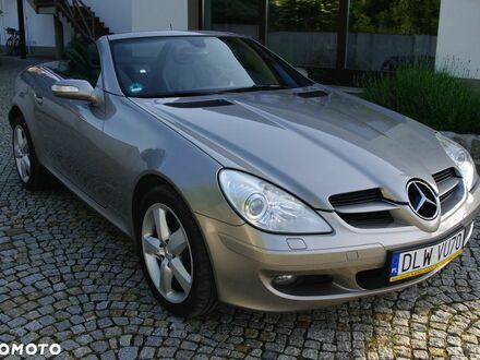 Мерседес СЛК-Класс 2007 в Европе на Automoto.ua Бежевый Мерседес СЛК-Класс, объемом двигателя 1 л и пробегом 198 тыс. км за 8475 $, фото 1 на Automoto.ua
