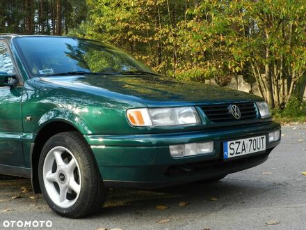 Фольксваген Пассат 1995 у Європі на Automoto.ua Зелений Фольксваген Пассат, об'ємом двигуна 1 л та пробігом 181 тис. км за 27000 $, фото 1 на Automoto.ua