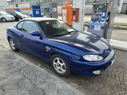 Хендай Купе 1998 в Европе на Automoto.ua Синий Хендай Купе, объемом двигателя 1.6 л и пробегом 305 тыс. км за 1300 $, фото 1 на Automoto.ua