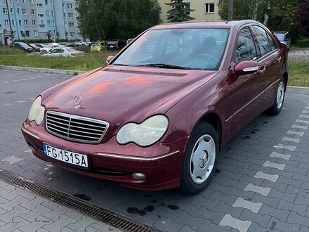 Мерседес Ц-Класс 2003 в Европе на Automoto.ua Красный Мерседес Ц-Класс, объемом двигателя 1 л и пробегом 336 тыс. км за 1938 $, фото 1 на Automoto.ua