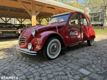 Ситроен 2CV 1981 в Европе на Automoto.ua Красный Ситроен 2CV, объемом двигателя 0.6 л и пробегом 71 тыс. км за 17313 $, фото 1 на Automoto.ua